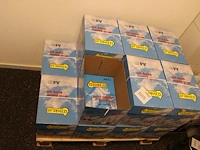 Dertien dozen met a4 printpapier