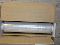 Dertien dozen met pe vershoudfolie 300 mm en 300 mm cutterbox. 4 / 6 rollen per doos. - afbeelding 3 van  3