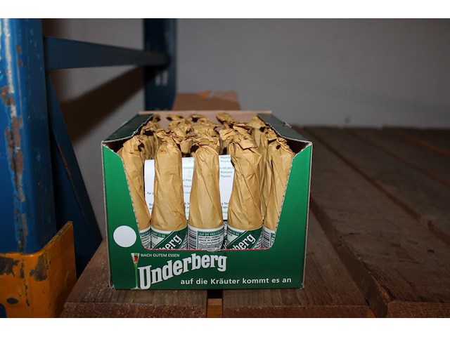 Dertig flesjes underberg. - afbeelding 1 van  2