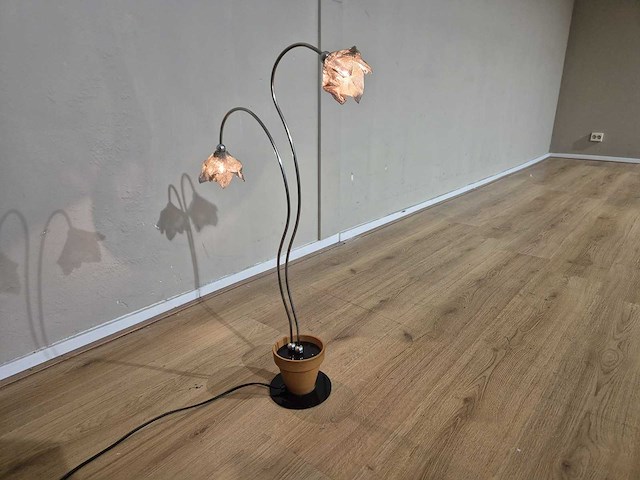 Design - bloempot - tafel lamp - afbeelding 1 van  11