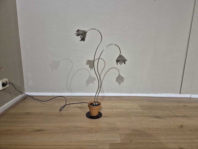 Design - bloempot - tafel lamp - afbeelding 6 van  11