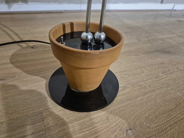 Design - bloempot - tafel lamp - afbeelding 9 van  11