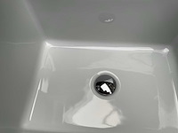 Design badmeubel catalano wastafel met axor massaud waterval kraan - afbeelding 7 van  7