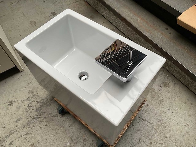 Design badmeubel catalano wastafel met axor massaud waterval kraan - afbeelding 6 van  7