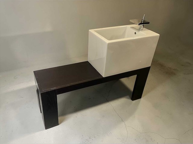 Design badmeubel catalano wastafel met axor massaud waterval kraan - afbeelding 1 van  6