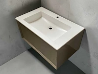 Design badmeubelset met solidsurface blad
