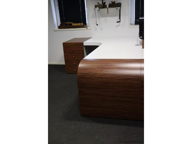 Design bureau met ladeblok - afbeelding 1 van  10