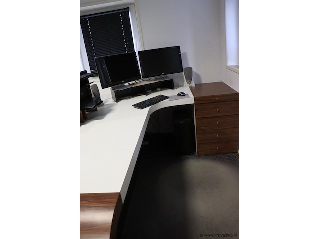 Design bureau met ladeblok - afbeelding 2 van  9