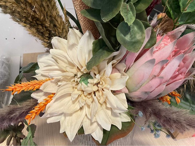 Design hand gemaakte bloempot met inhoud - afbeelding 3 van  4