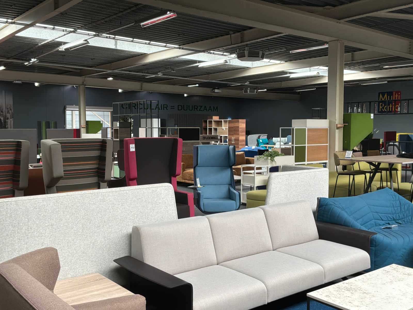 Design kantoormeubilair, ongebruikt, gebruikt en gerefurbished