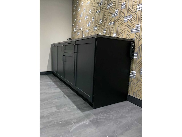 Design keukenopstelling voorzien van vaatwasser/gootsteen/koelkast - afbeelding 13 van  16