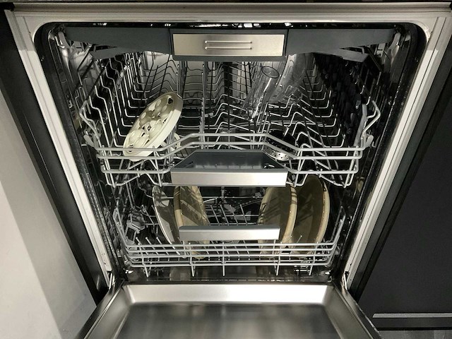 Design keukenopstelling voorzien van vaatwasser/gootsteen/koelkast - afbeelding 15 van  16