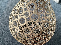 Design metalen bloempot met inhoud - afbeelding 2 van  3