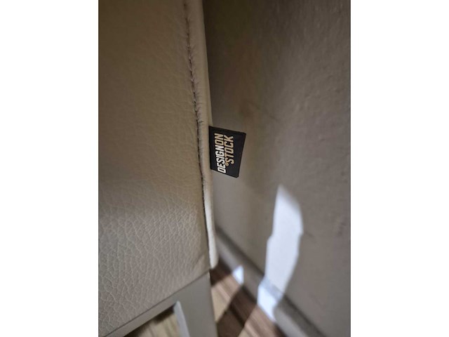 Design on stock - aikon - 3 zits bank - showroommodel - afbeelding 6 van  11