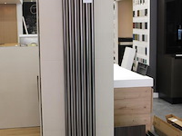 Design radiator met afmeting 25 x 180 cm. - afbeelding 2 van  3