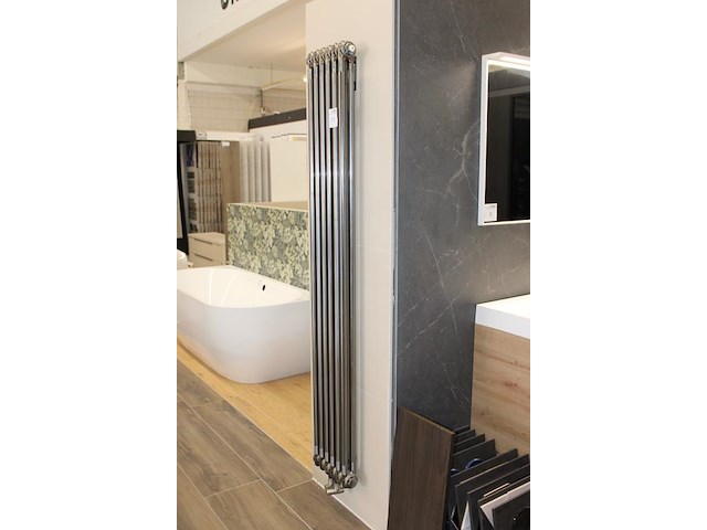 Design radiator met afmeting 25 x 180 cm. - afbeelding 3 van  3