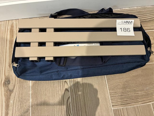 Design radiator met afmeting 50 x 18 cm. - afbeelding 1 van  1