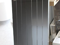 Design radiator met afmeting 56 x 120 cm. - afbeelding 2 van  2
