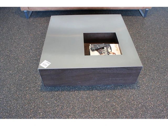 Design salontafel, afm. 90 x 90 x 29 cm. - afbeelding 1 van  3