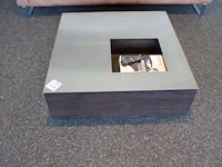 Design salontafel, afm. 90 x 90 x 29 cm.
