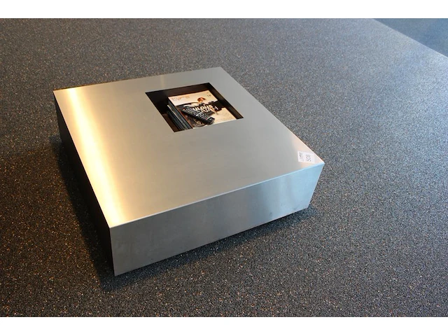 Design salontafel, afm. 90 x 90 x 29 cm. - afbeelding 2 van  3