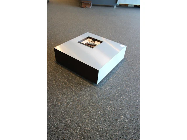 Design salontafel, afm. 90 x 90 x 29 cm. - afbeelding 3 van  3