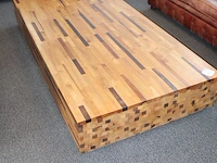 Design salontafel linteloo aulia design henk vos. afmeting 200 x 99 cm. hoogte 32 cm - afbeelding 2 van  3