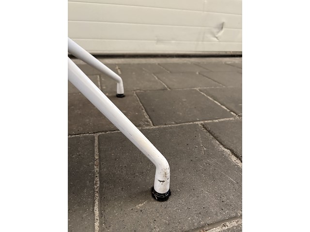 Design stoel draaibaar - afbeelding 2 van  4