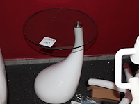 Design tafel met glazenblad, doorsnede blad 45 cm en totale hoogte 54 cm. - afbeelding 1 van  2