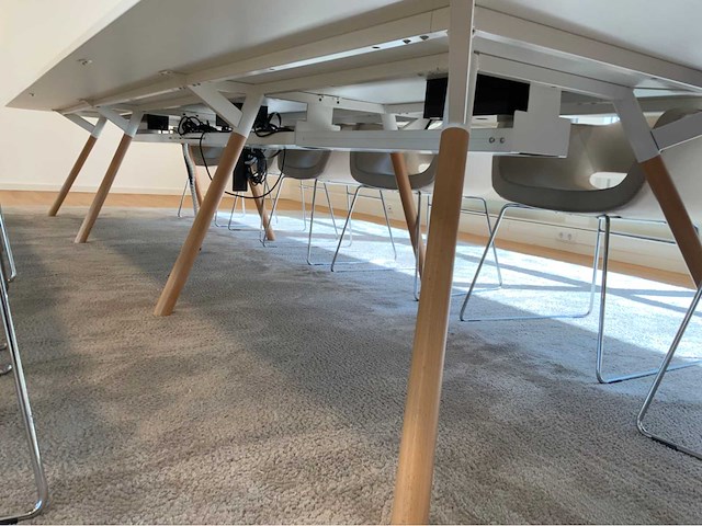 Design vergadertafel - afbeelding 14 van  17