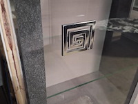 Design vitrinekast, beton/steenlook v.v. glazen uitsparing - afbeelding 2 van  5