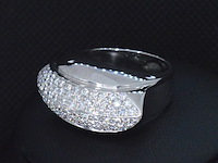 Designer ring van goud met diamanten