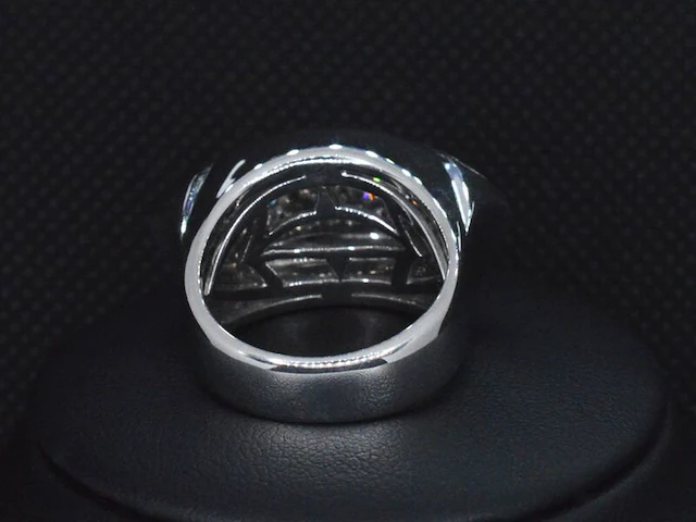 Designer ring van goud met diamanten - afbeelding 4 van  9