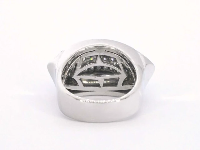 Designer ring van goud met diamanten - afbeelding 7 van  9