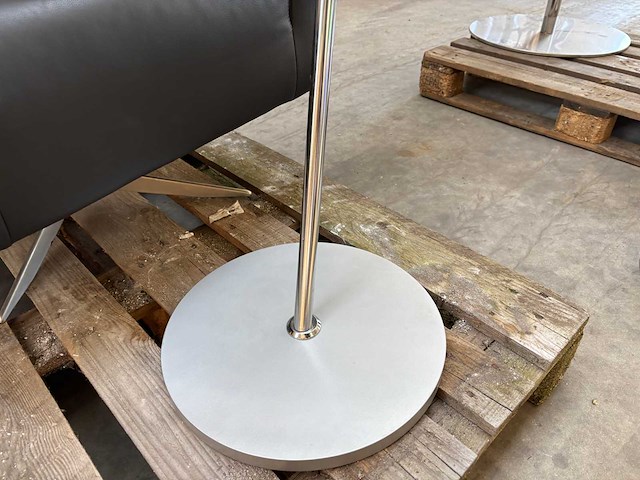 Designerset stoel en tafel - afbeelding 2 van  3