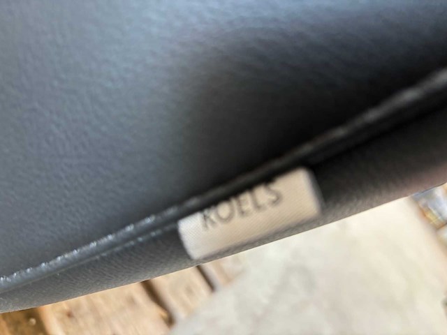 Designerset stoel en tafel - afbeelding 3 van  3