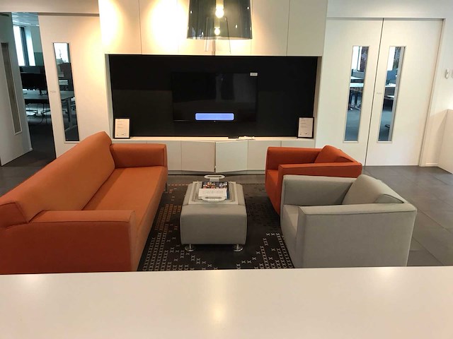 Designon stock bank met 2 fauteuils en salontafel - afbeelding 3 van  10