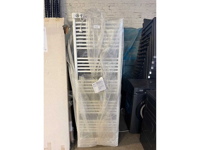 Designradiator 1000w 1742x600 mm - afbeelding 1 van  3