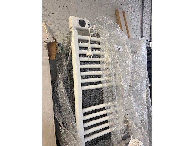 Designradiator 1000w 1742x600 mm - afbeelding 2 van  3