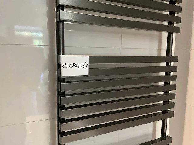Designradiator 60 x 166 cm - afbeelding 9 van  9