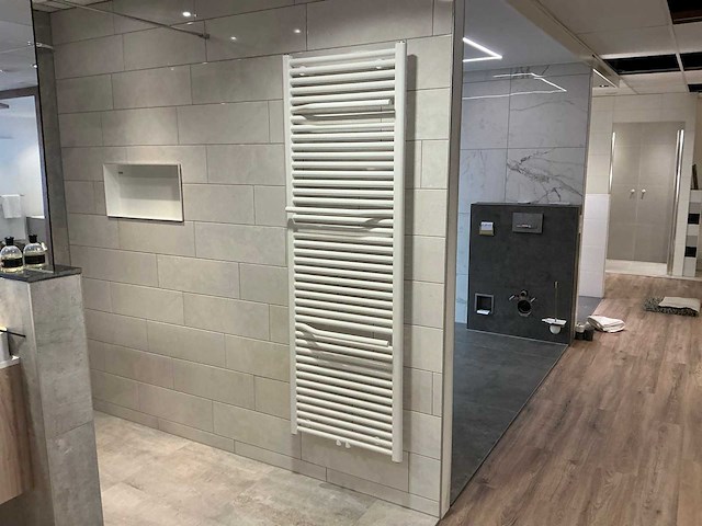 Designradiator 60 x 180 cm - afbeelding 1 van  10