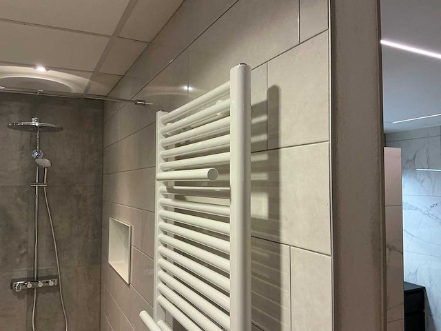 Designradiator 60 x 180 cm - afbeelding 8 van  10