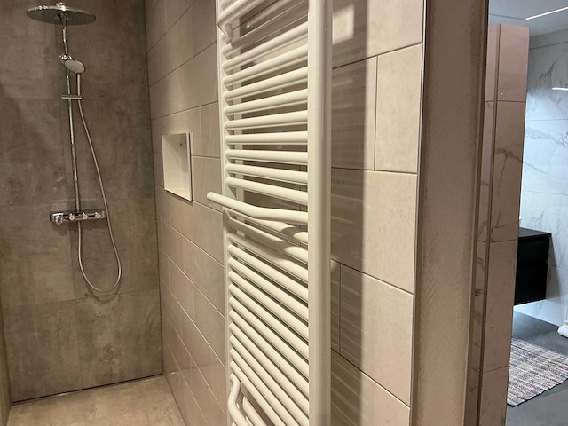 Designradiator 60 x 180 cm - afbeelding 9 van  10