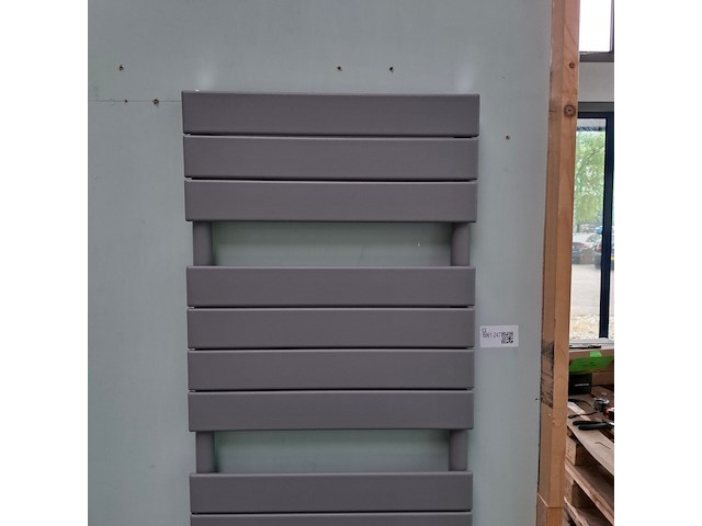 Designradiator graphite mat grijs - afbeelding 2 van  4