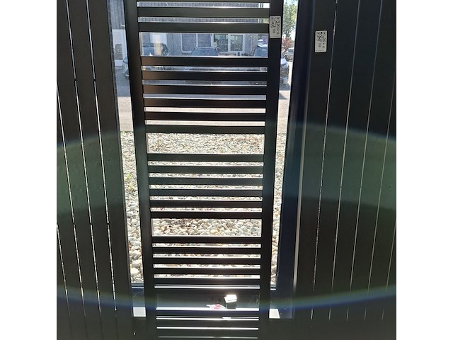 Designradiator hr badmeubelen, base, mat zwart (ral 9005) - afbeelding 2 van  4