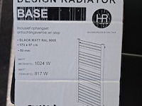 Designradiator hr badmeubelen, base, mat zwart (ral 9005) - afbeelding 4 van  4