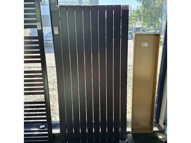 Designradiator hr badmeubelen, base +++, mat zwart - afbeelding 2 van  5