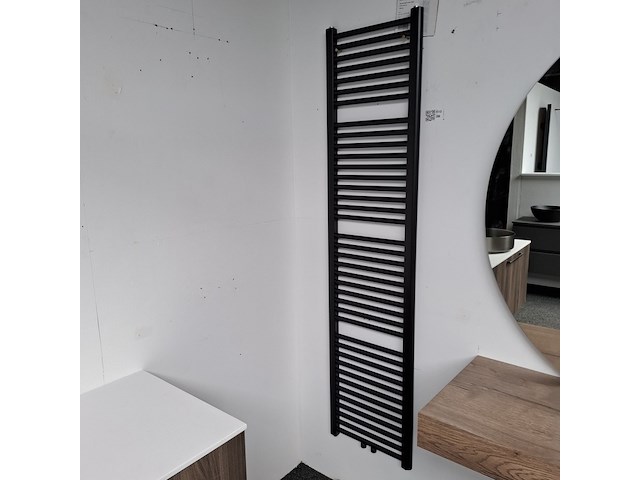 Designradiator, hr badmeubelen, polo, black metal (ral 9005) - afbeelding 1 van  4