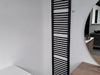 Designradiator, hr badmeubelen, polo, black metal (ral 9005) - afbeelding 1 van  4