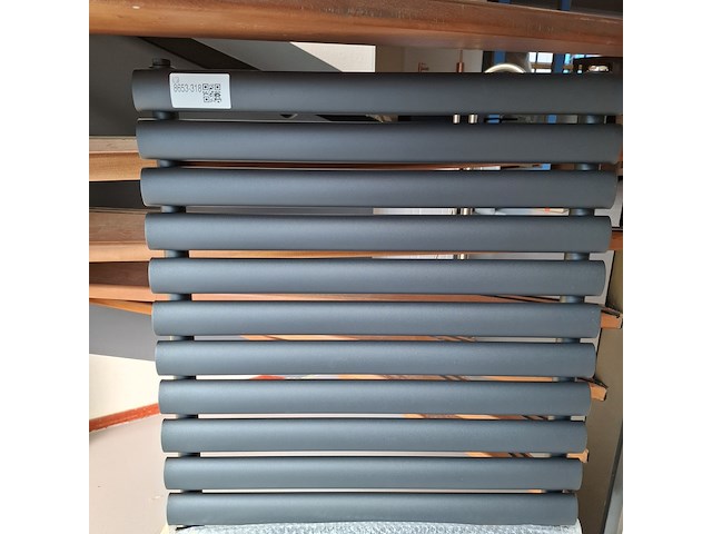 Designradiator mat zwart - afbeelding 2 van  3